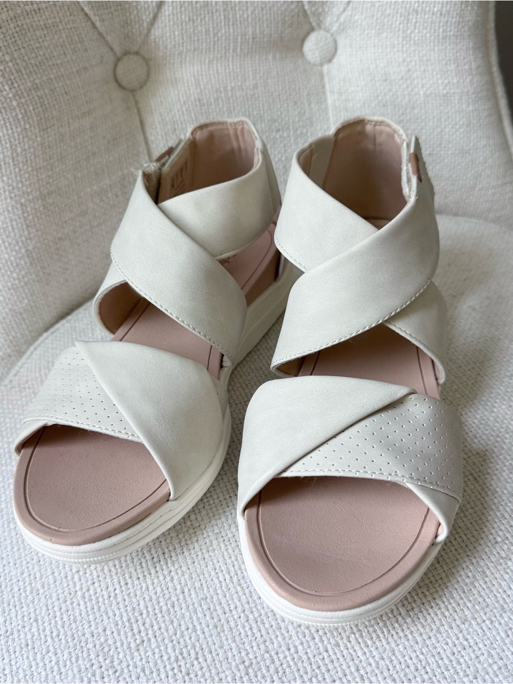 Dr. Scholl’s Women’s Cream Time Off Wedge Sandal, Size 7.5